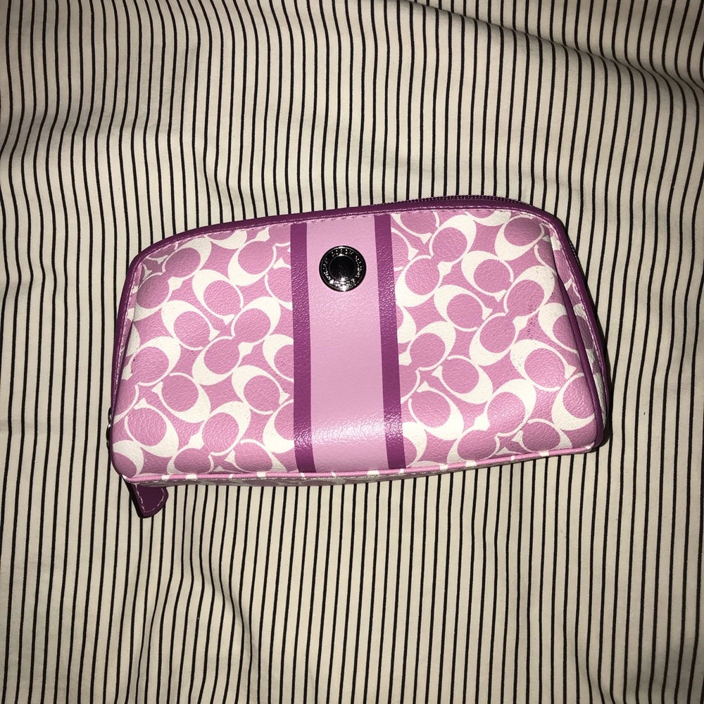 Coach Pouch